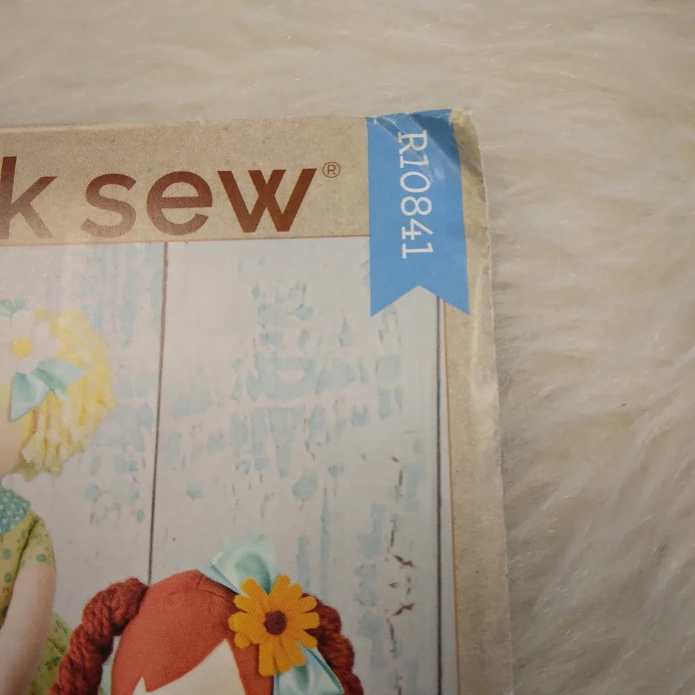 KWIK SEW R10841 Stuffed Dolls With Clothes